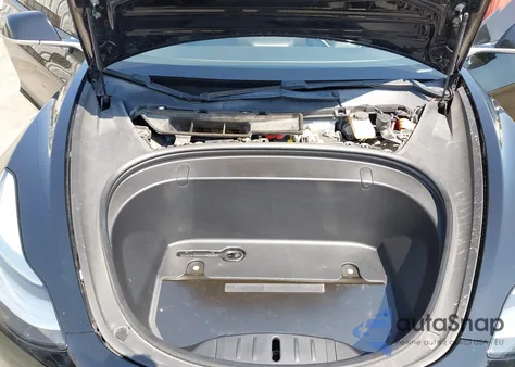 2018 Tesla Model 3 Long Range/Mid Range из США, поврежденный, VIN 5YJ3E1EA2JF011381